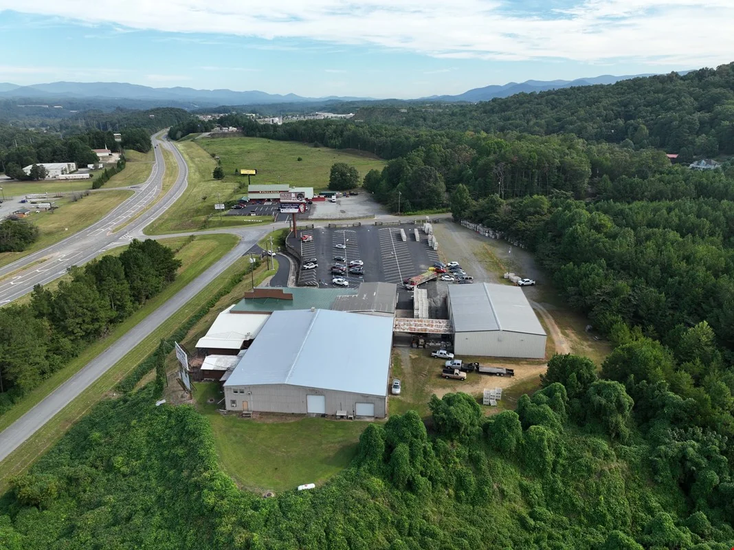 63 Talona Spur — Sale in Ellijay, GA, photo 2 of 8