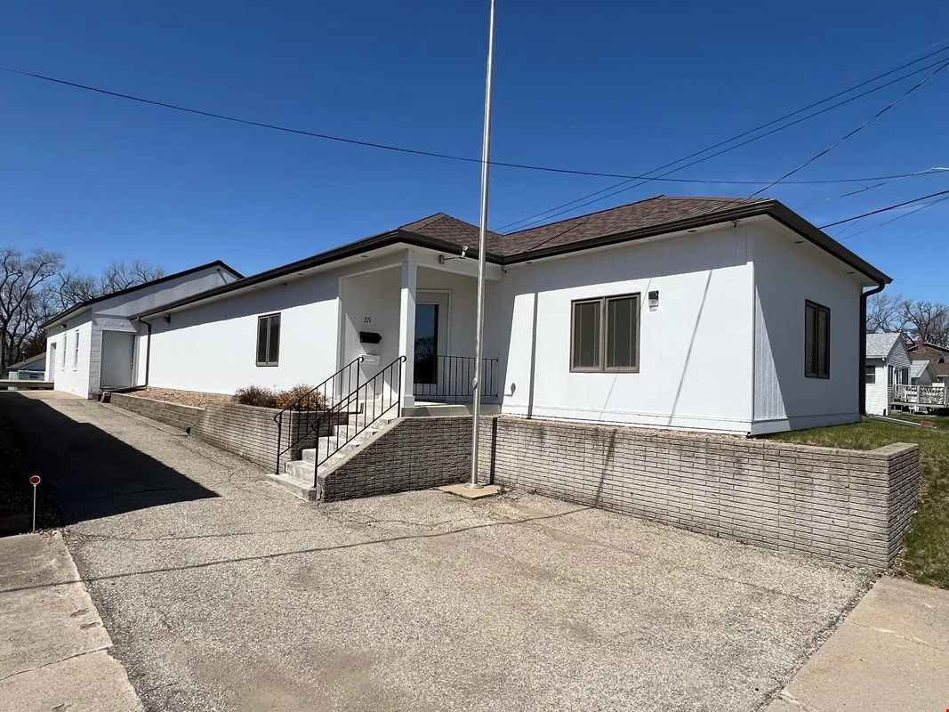 Skokan Construction — Sale in Newton, IA, photo 1 of 8
