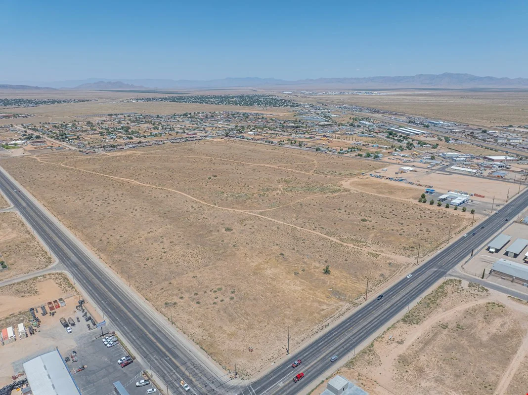 Bank & Airway — Sale in Kingman, AZ, photo 3 of 8