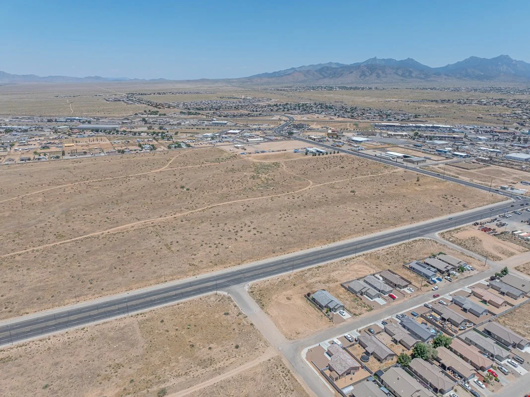 Bank & Airway — Sale in Kingman, AZ, photo 4 of 8