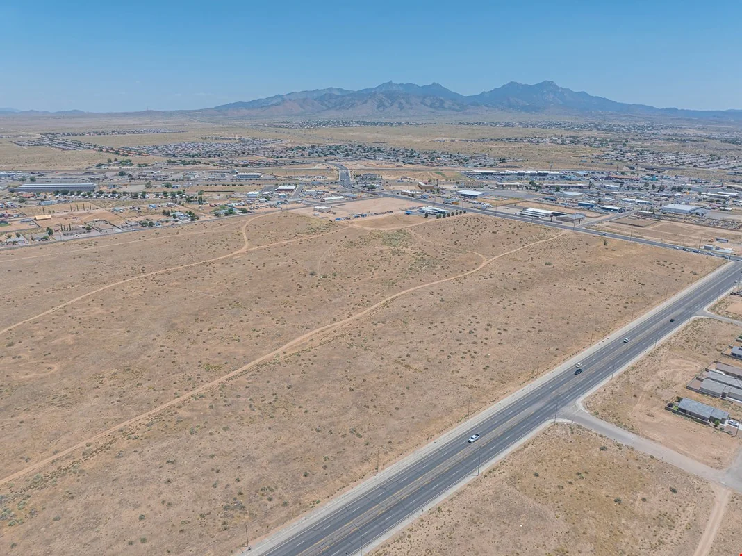 Bank & Airway — Sale in Kingman, AZ, photo 5 of 8