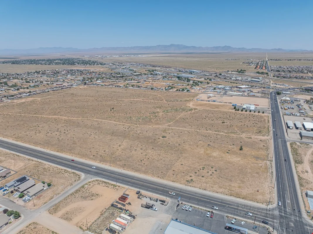 Bank & Airway — Sale in Kingman, AZ, photo 6 of 8