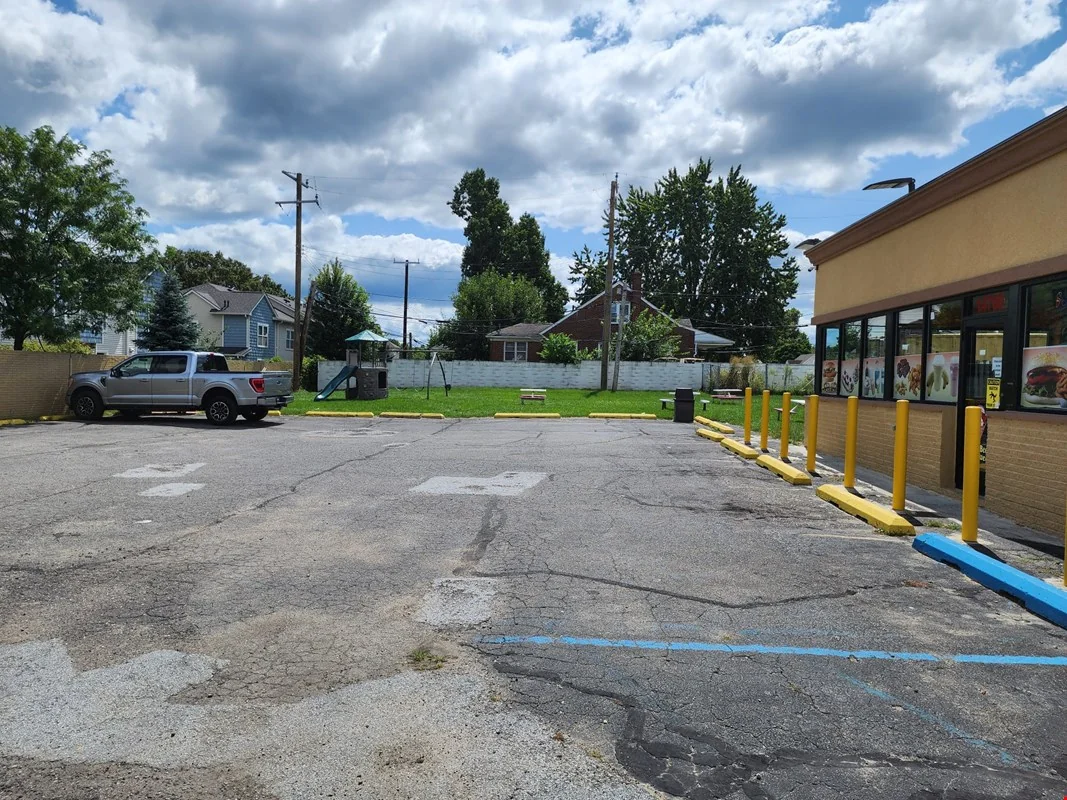 RETAIL RESTAURANT — Sale in Eastpointe, MI, photo 8 of 8