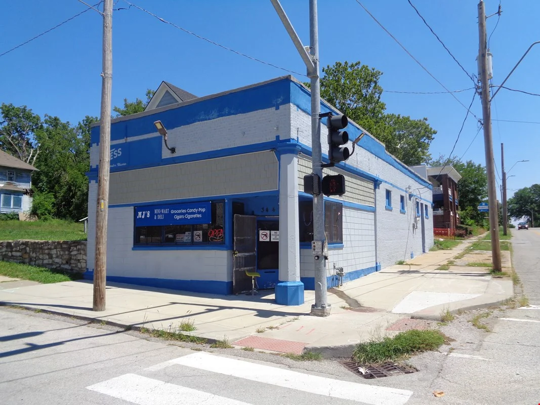 3445 Woodland Ave
