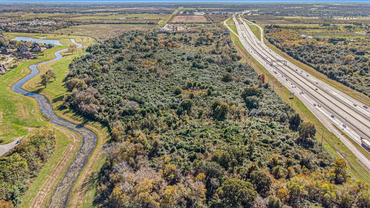 10 acres on HWY 288 frontage road — Sale in Freeport, TX, photo 3 of 8