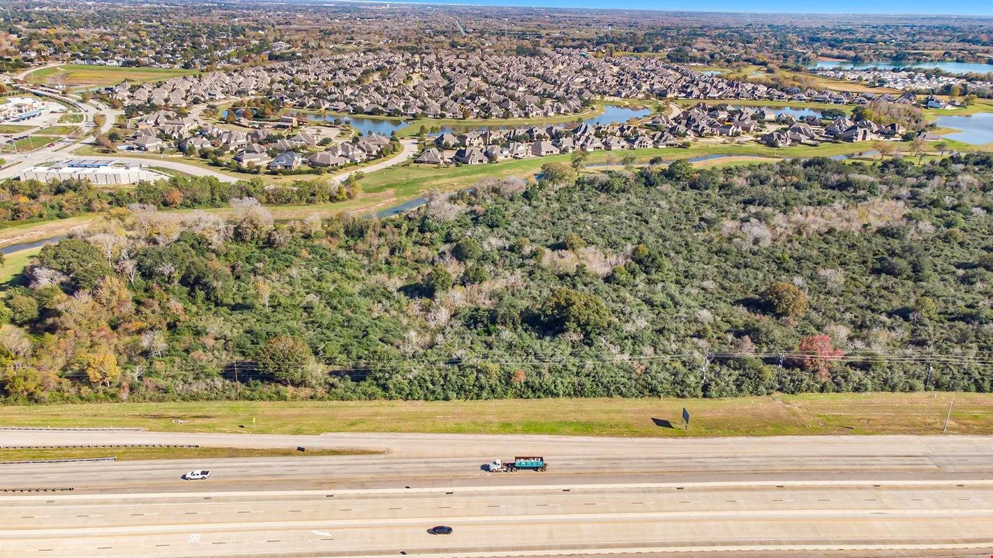 10 acres on HWY 288 frontage road — Sale in Freeport, TX, photo 4 of 8