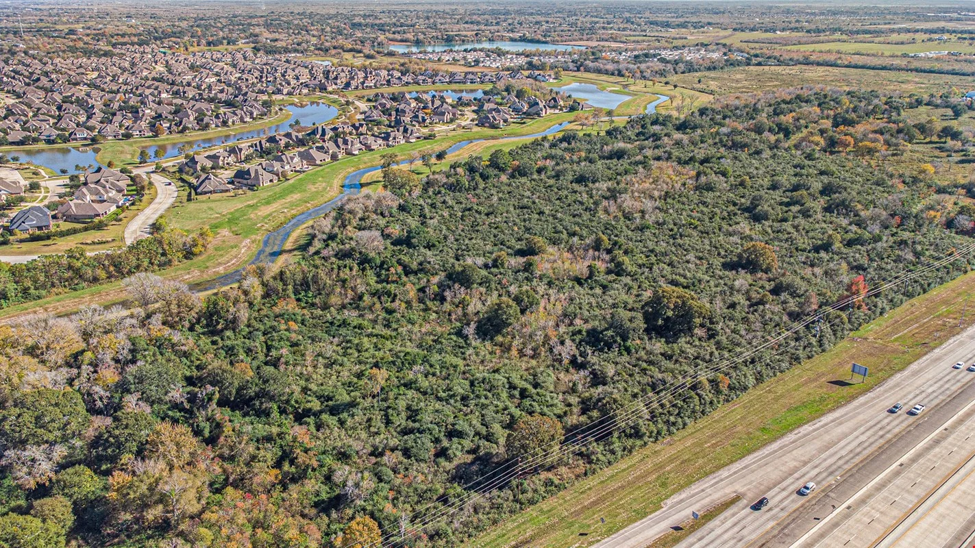10 acres on HWY 288 frontage road — Sale in Freeport, TX, photo 6 of 8