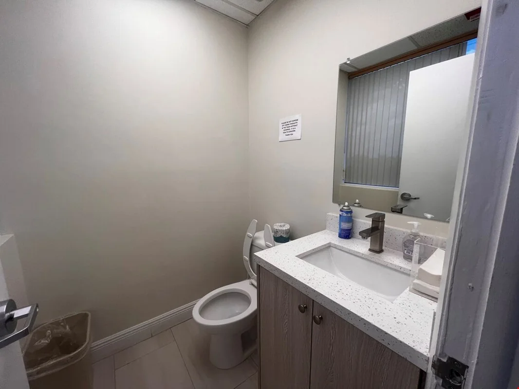 1 SW 129 Ave #401 — Sale in Pembroke Pines, FL, photo 5 of 8