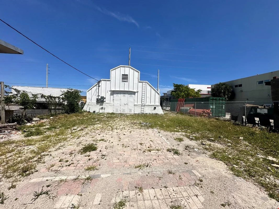 2012 N Dixie Hwy — Sale in Hollywood, FL, photo 4 of 8