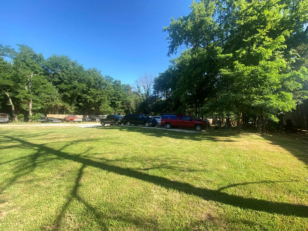 1640 S Hanshew, Fayetteville, AR 72712. — Sale in Fayetteville, AR, photo 2 of 7