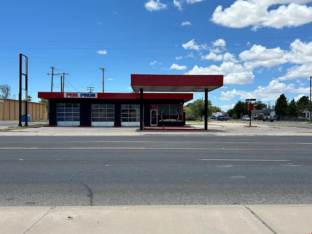 1009 W Dickinson — Sale in Fort Stockton, TX, photo 3 of 8
