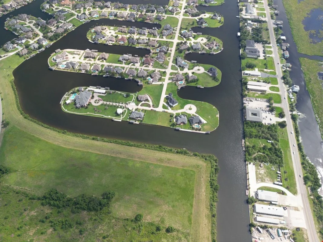 26.68 Acres - Prime Oak Harbor Location — Sale in Eden Isle, LA, photo 7 of 8