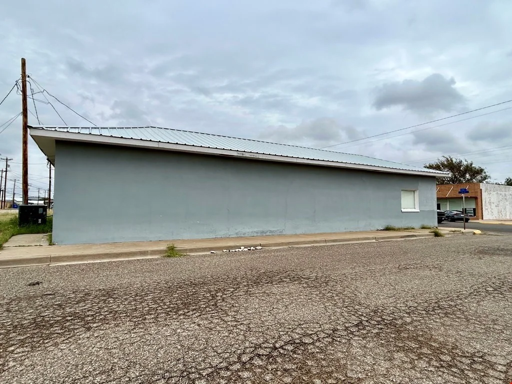 401 N Main St — Sale in Fort Stockton, TX, photo 4 of 6