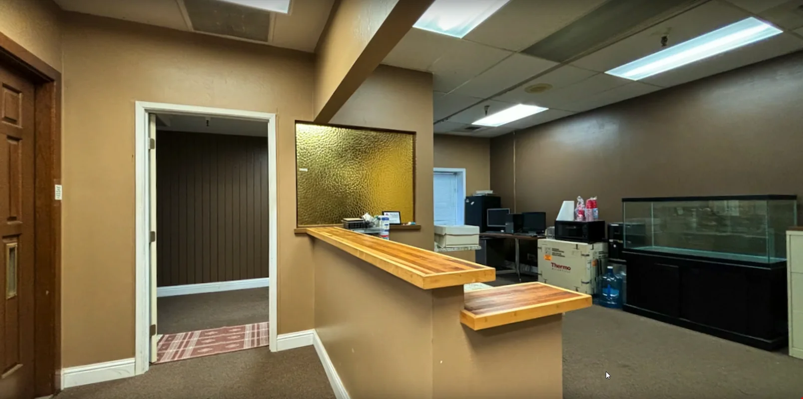 Roseville Commercial Building on high traffic artery — Sale in Roseville, CA, photo 2 of 8