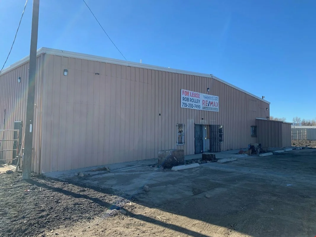 4.5 Acres / 10,080 Warehouse Building — Sale in Pueblo, CO, photo 3 of 8