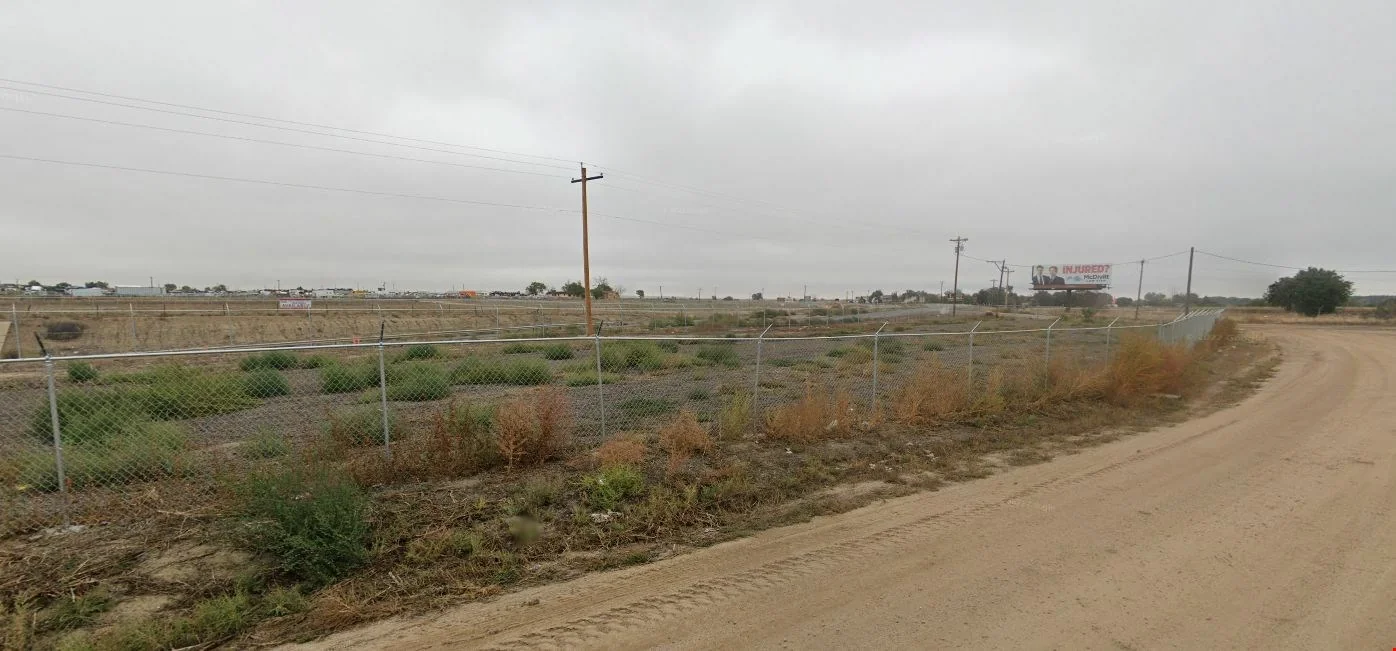 4.5 Acres / 10,080 Warehouse Building — Sale in Pueblo, CO, photo 4 of 8