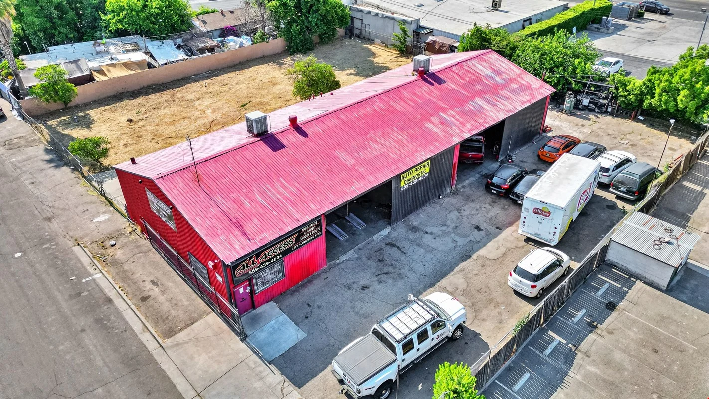 27 E Birch — Sale in Fresno, CA, photo 4 of 8