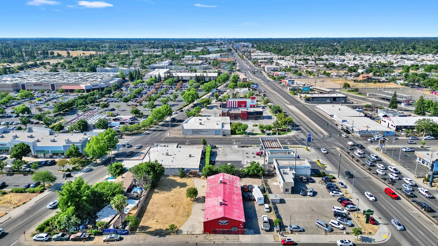 27 E Birch — Sale in Fresno, CA, photo 6 of 8