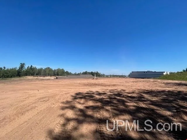 Commerce Drive — Sale in Marquette, MI, photo 6 of 8