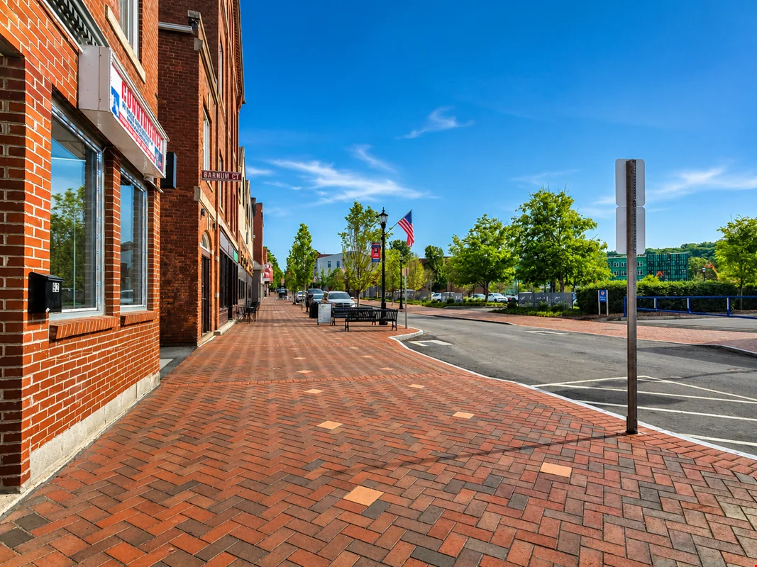 84 Church St — Lease in Naugatuck, CT, photo 5 of 8