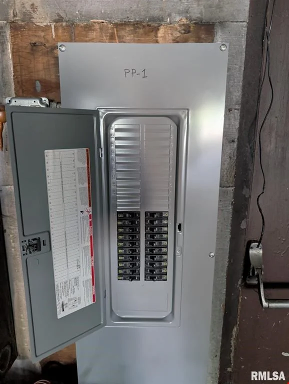 435 S Western Ave — Lease in Peoria, IL, photo 5 of 8