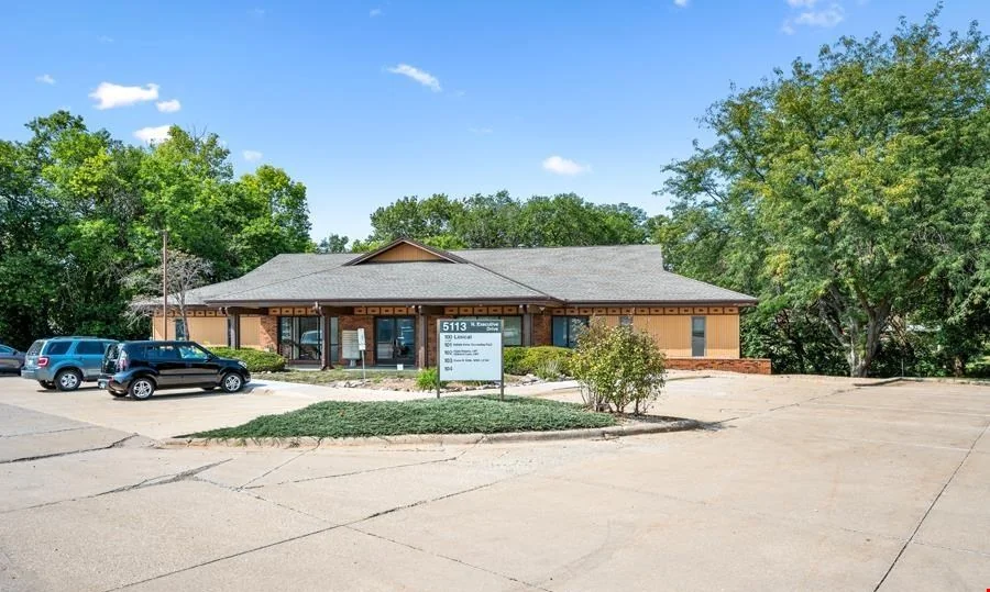 5113 N Executive Dr Suit 105 Microsuites — Lease in Peoria, IL, photo 3 of 8