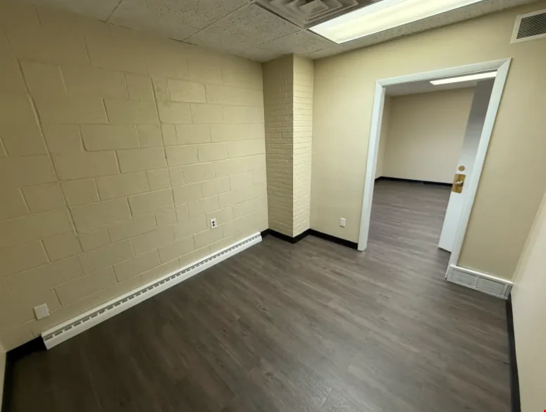 5025 W. Saginaw Highway — Lease in Lansing, MI, photo 6 of 8