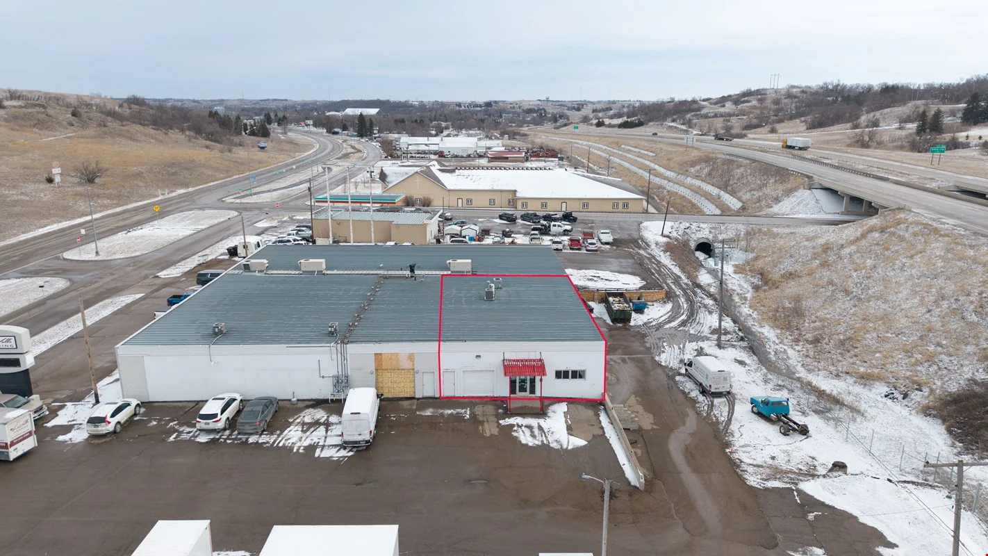 I-94 Visible Flex Space With Overhead Door - office for sale in valley city, ND