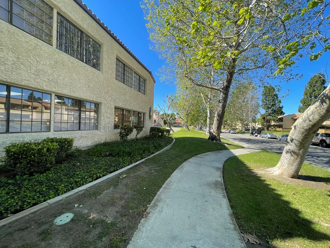 Paseo Camarillo — Lease in Camarillo, CA, photo 1 of 6