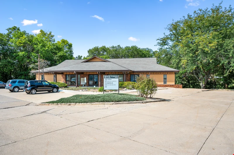 5113 N Executive Dr Suite 103 — Lease in Peoria, IL, photo 2 of 8