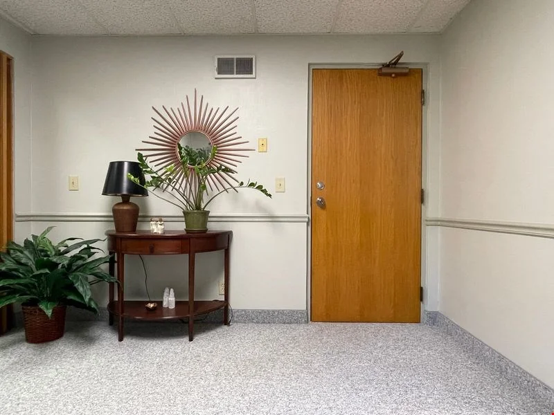 5113 N Executive Dr Suite 103 — Lease in Peoria, IL, photo 4 of 8