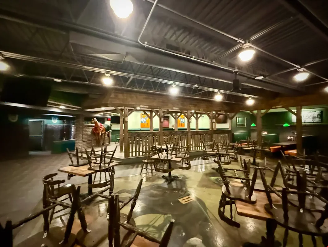 Former Restaurant-Night Club - Lansing Township — Lease in Lansing, MI, photo 3 of 8