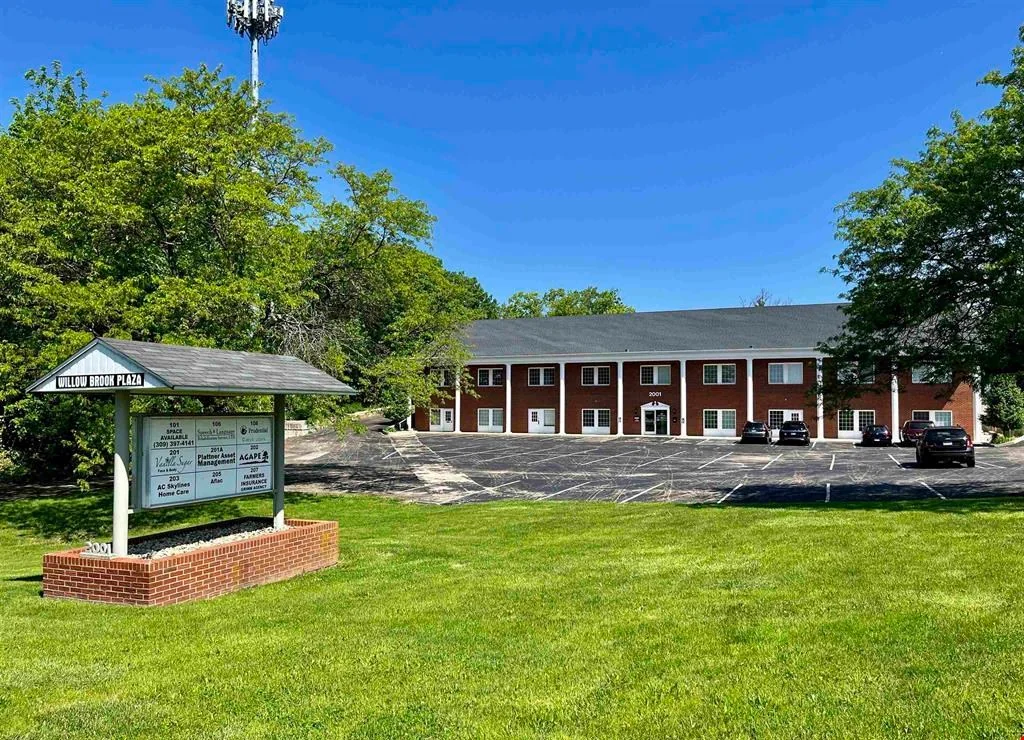 2001 W Willow Knolls Dr Micro Suite H — Lease in Peoria, IL, photo 3 of 8