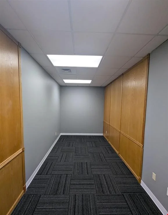 2001 W Willow Knolls Dr Micro Suite H — Lease in Peoria, IL, photo 6 of 8