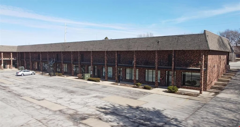 7501 N University St — Lease in Peoria, IL, photo 3 of 8