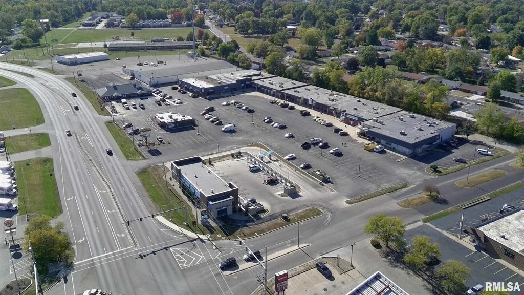 Sunset Plaza — Lease in Pekin, IL, photo 5 of 8