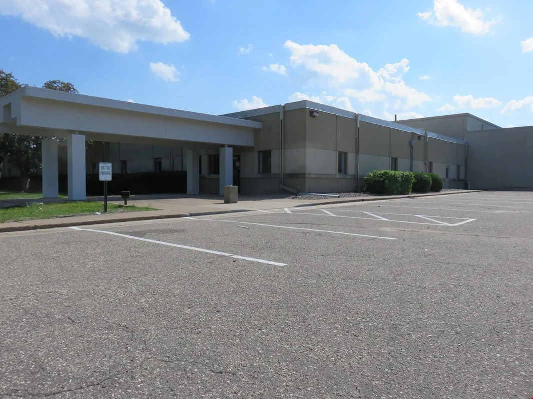 800 10th Ave — Lease in Hastings, MN, photo 3 of 8