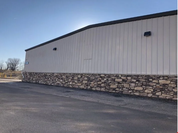 Industrial Distribution Warehouse — Lease in Colorado Springs, CO, photo 8 of 8