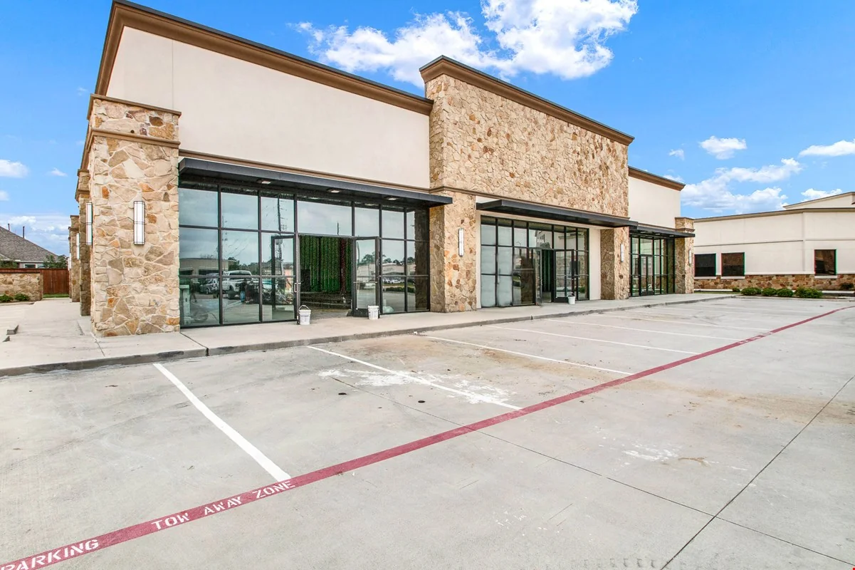 5,131 SF of Prime Retail Space Lease !