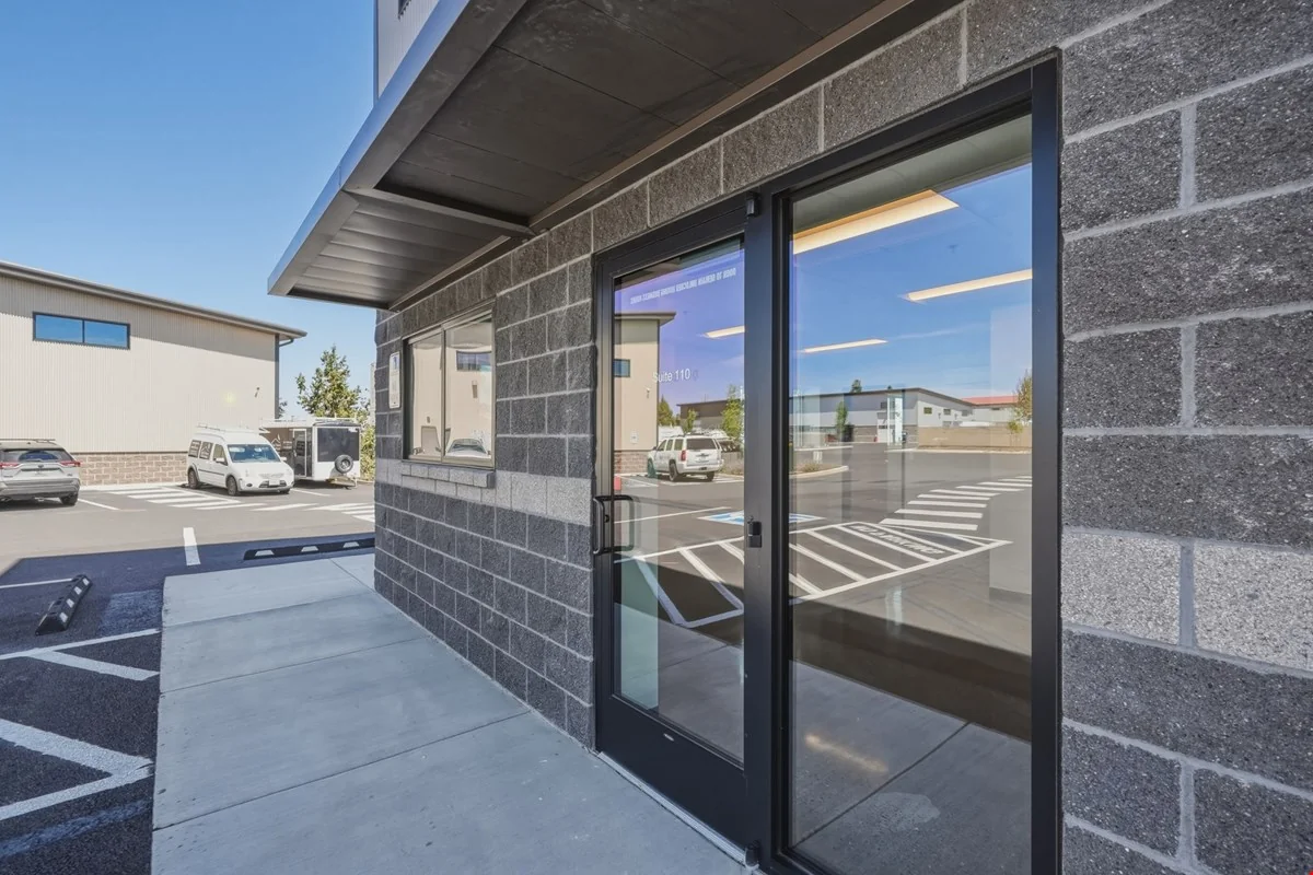 20723 Brinson Blvd — Lease in Bend, OR, photo 2 of 8