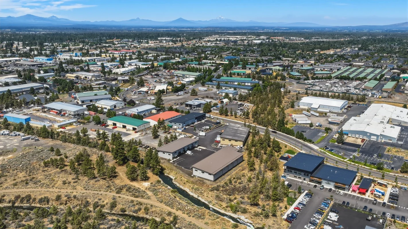 20723 Brinson Blvd — Lease in Bend, OR, photo 3 of 8