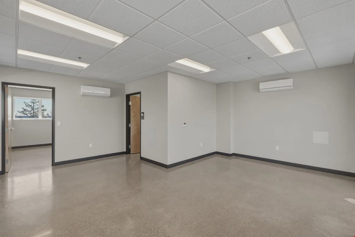 20723 Brinson Blvd — Lease in Bend, OR, photo 7 of 8