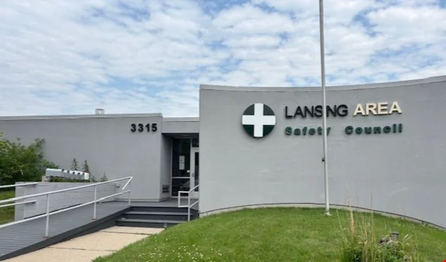 3315 Pennsylvania Ave — Lease in Lansing, MI, photo 3 of 7