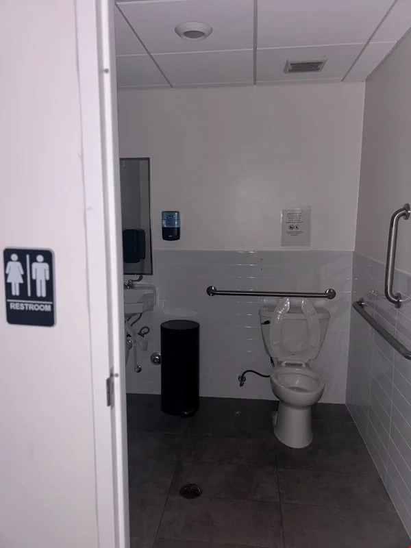 2341 Hollywood Blvd • Hollywood, FL — Lease in Hollywood, FL, photo 4 of 8