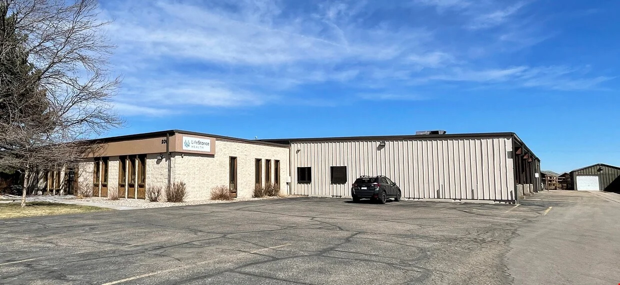 208 Racquette Drive — Lease in Fort Collins, CO, photo 2 of 8