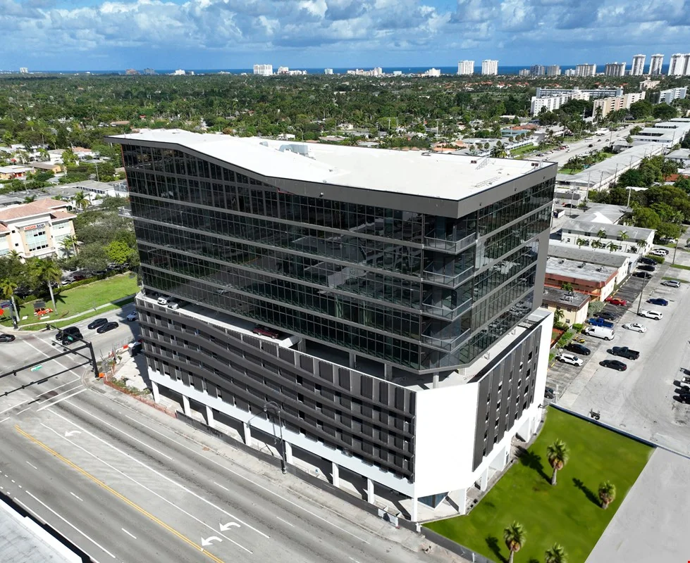 800 N Federal Hwy - Atlantic Village 4 — Lease in Hallandale Beach, FL, photo 6 of 8