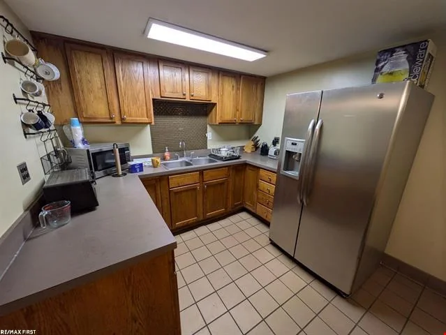 35850 Utica Rd — Lease in 35850 Utica Road, MI, photo 5 of 8