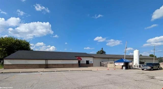 35850 Utica Rd — Lease in 35850 Utica Road, MI, photo 8 of 8