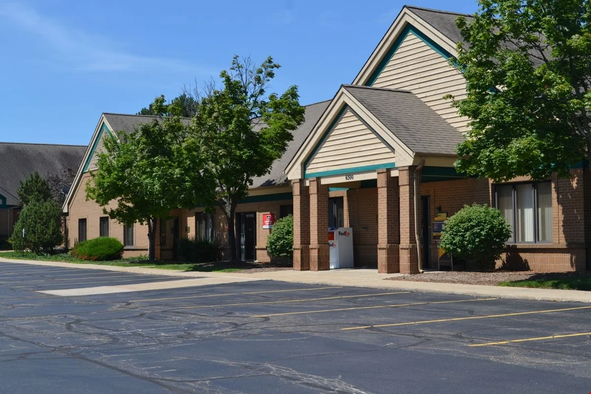 West Lansing Office just off I-496 — Lease in Lansing, MI, photo 1 of 8
