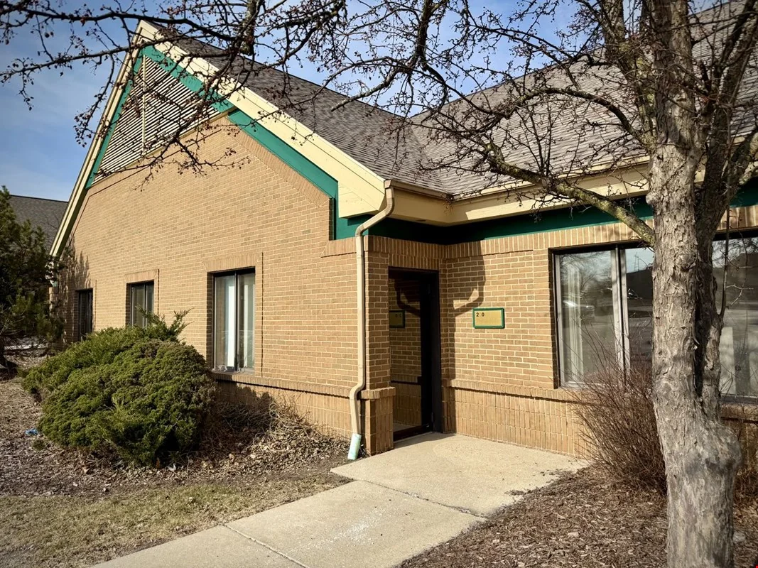 West Lansing Office just off I-496 — Lease in Lansing, MI, photo 3 of 8